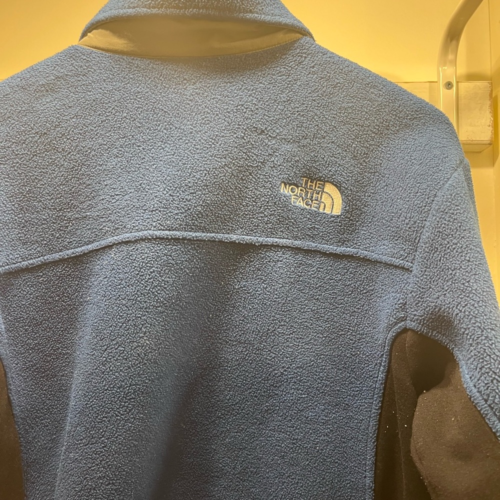 The North Face fleece zip up, blue with black arms, mens small, great condition - Picture 7 of 9